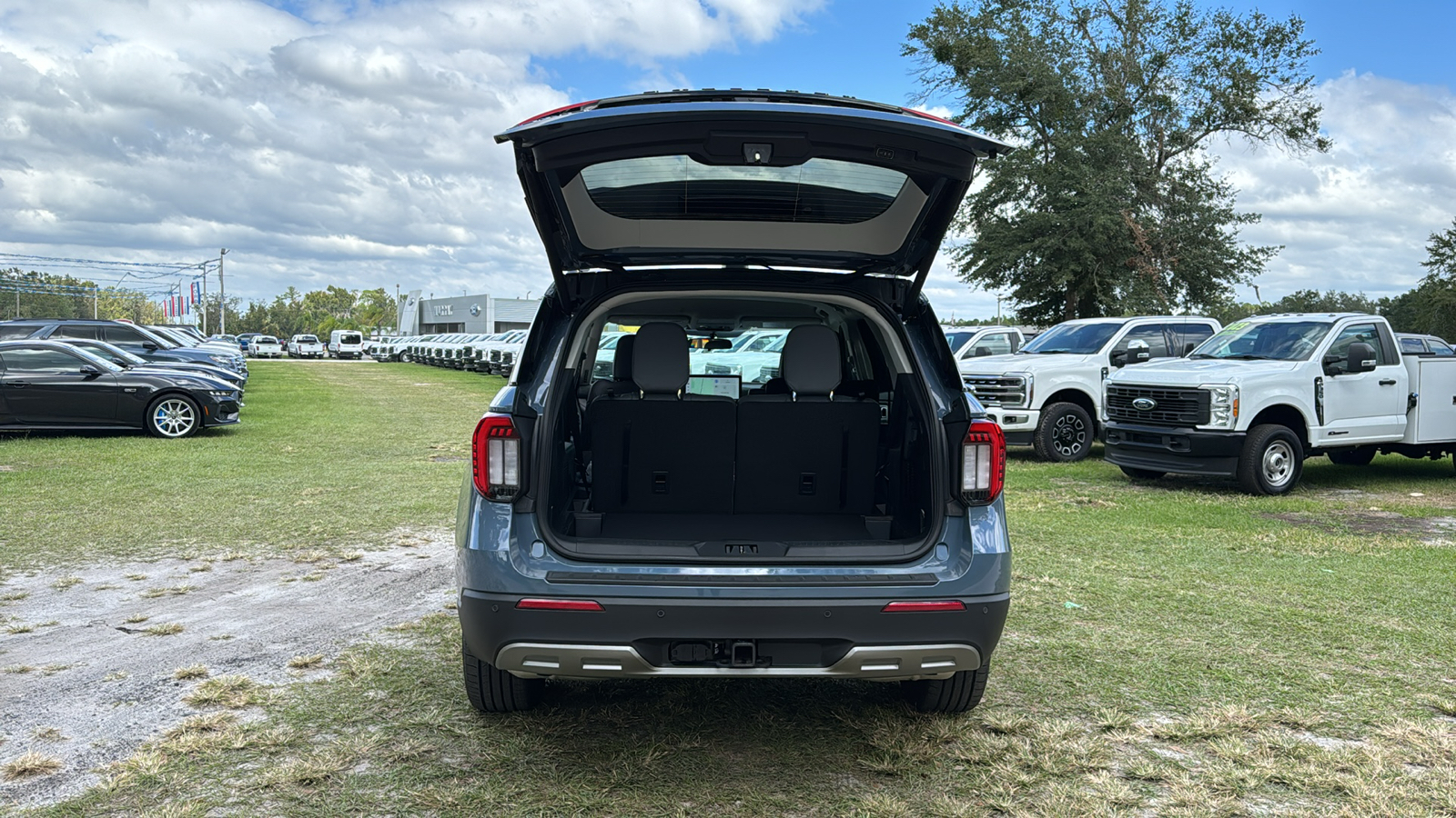 2025 Ford Explorer Active 6