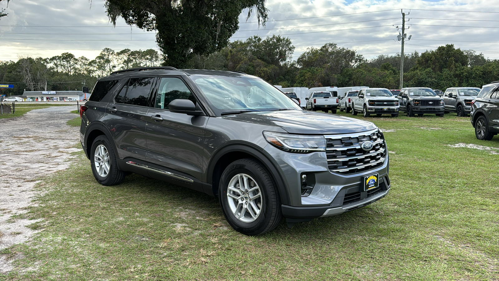 2025 Ford Explorer Active 1