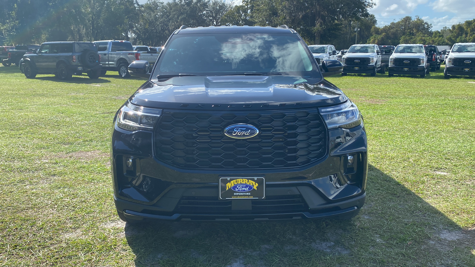 2025 Ford Explorer ST-Line 2