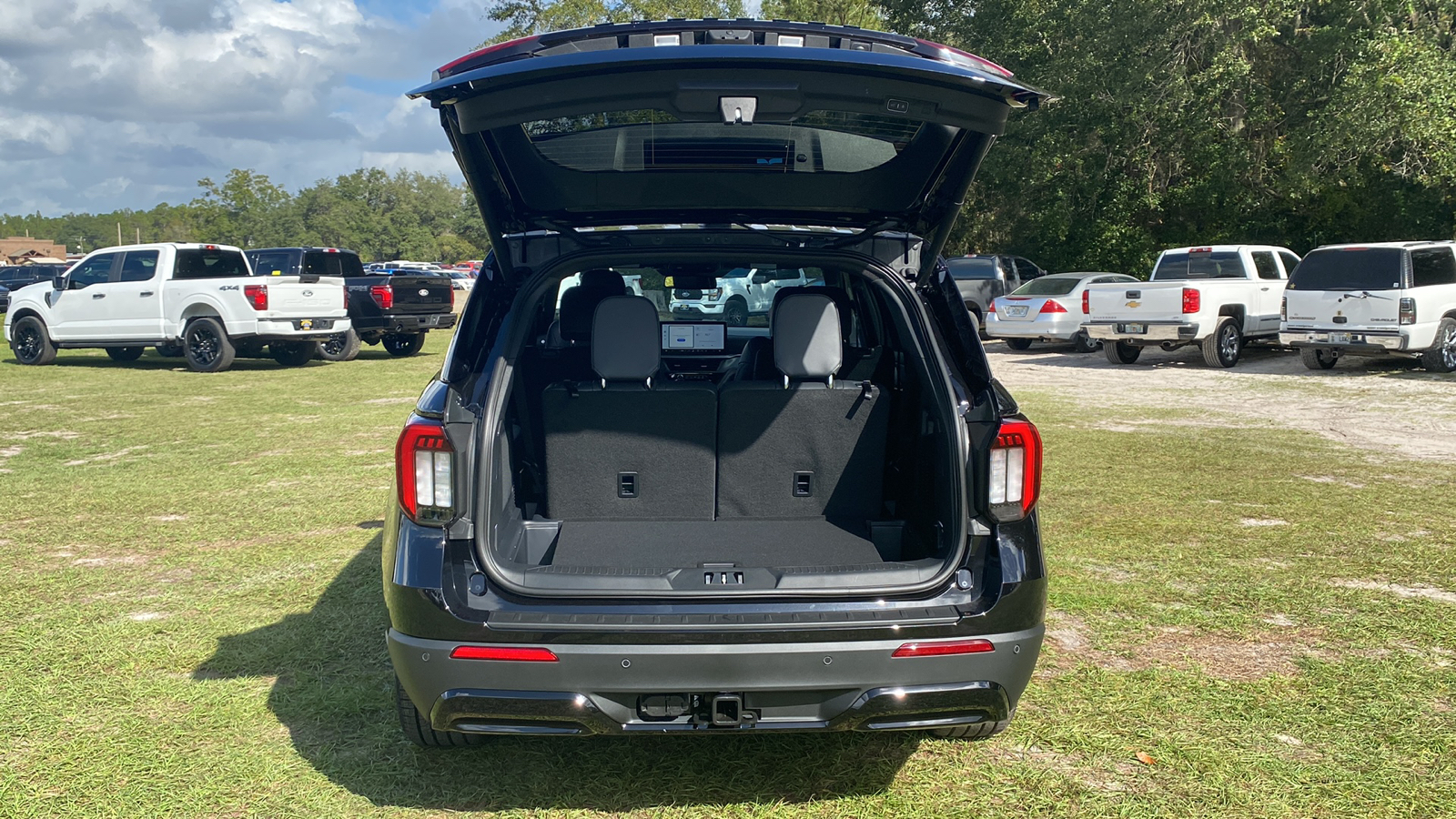 2025 Ford Explorer ST-Line 31