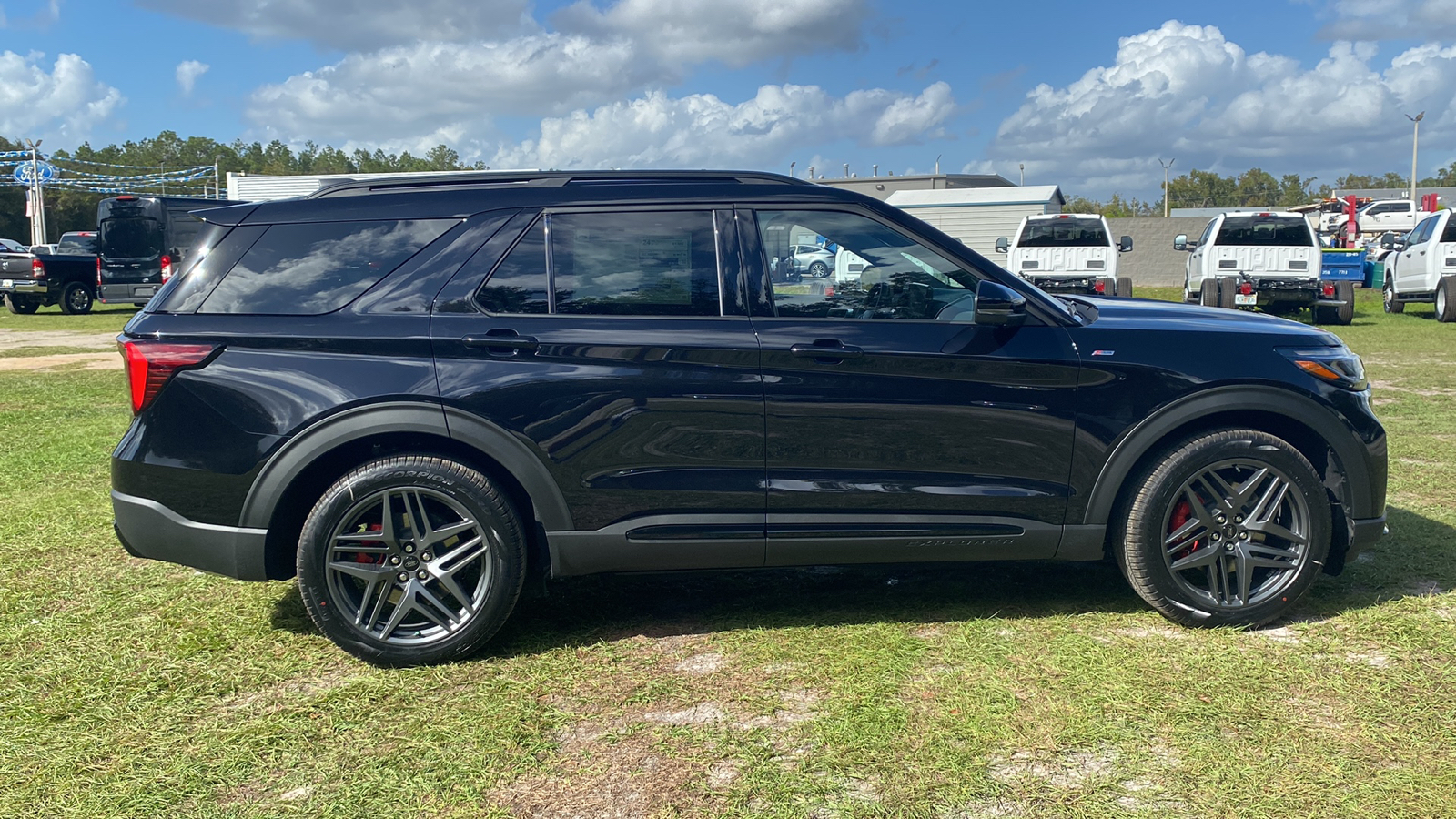 2025 Ford Explorer ST-Line 36