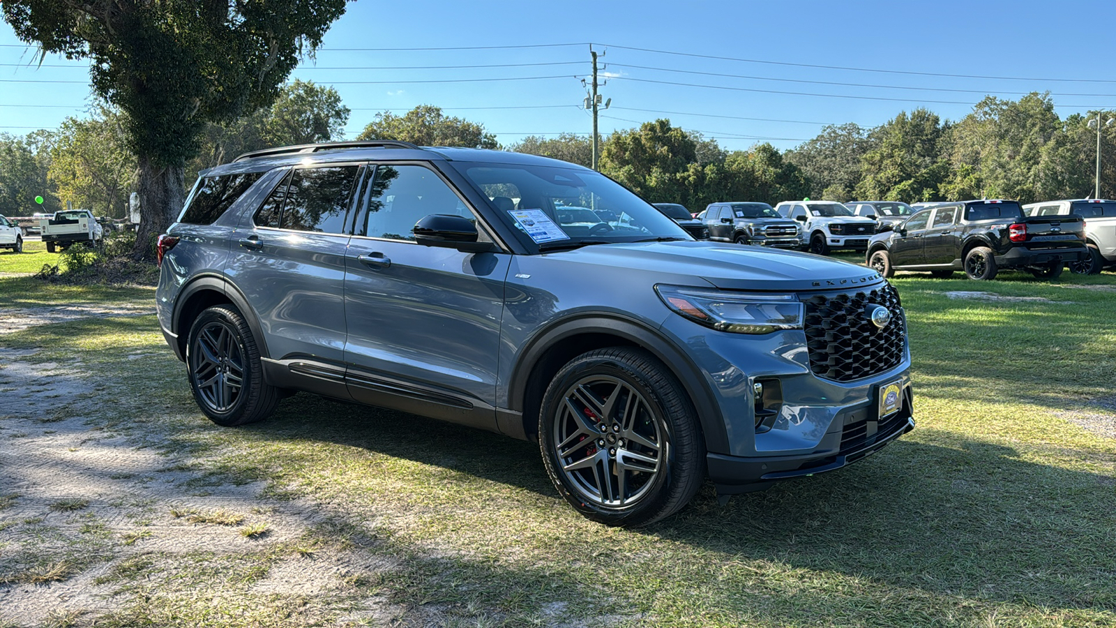 2025 Ford Explorer ST-Line 1