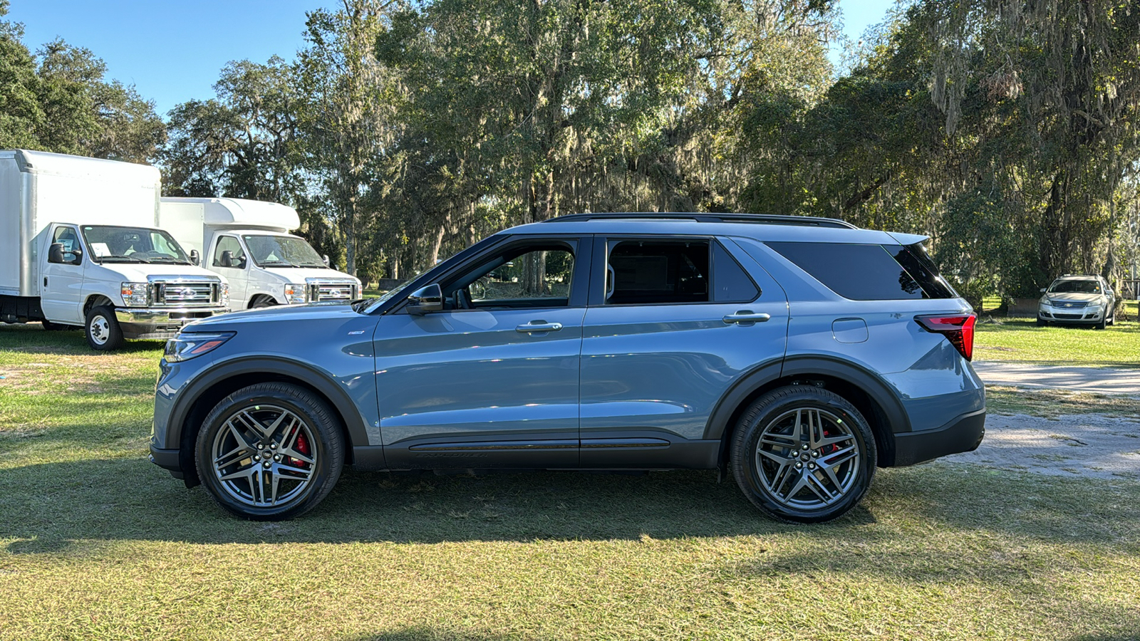 2025 Ford Explorer ST-Line 3