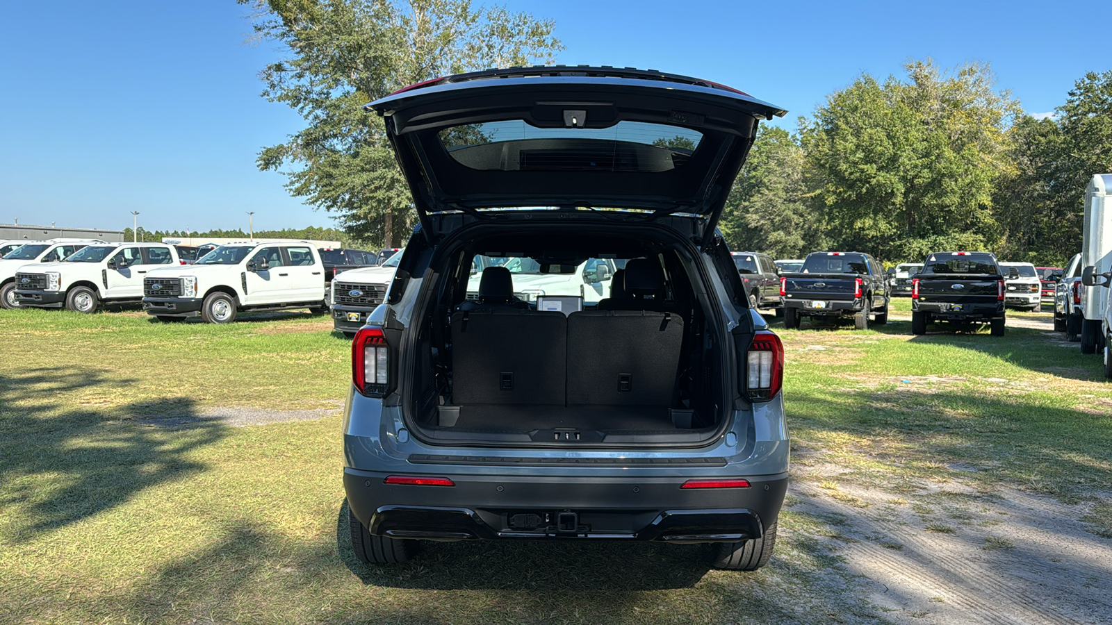 2025 Ford Explorer ST-Line 6