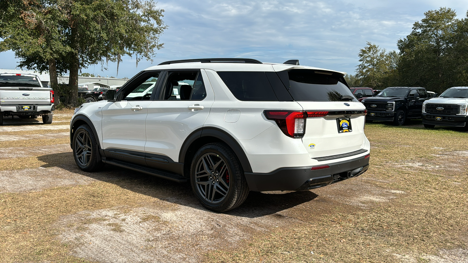 2025 Ford Explorer  4