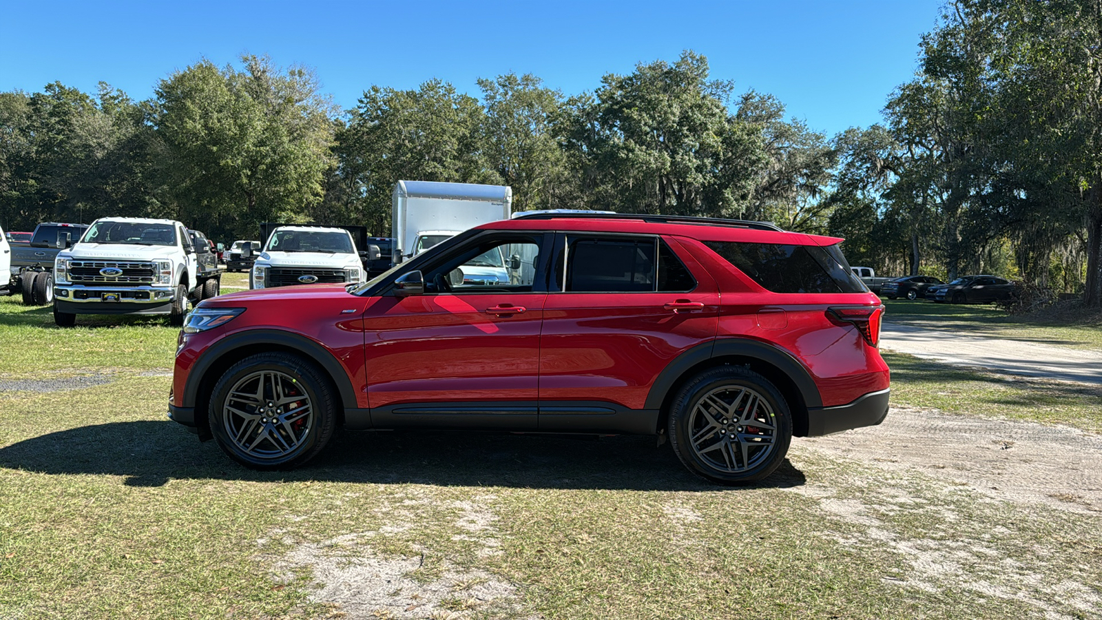 2025 Ford Explorer ST-Line 3