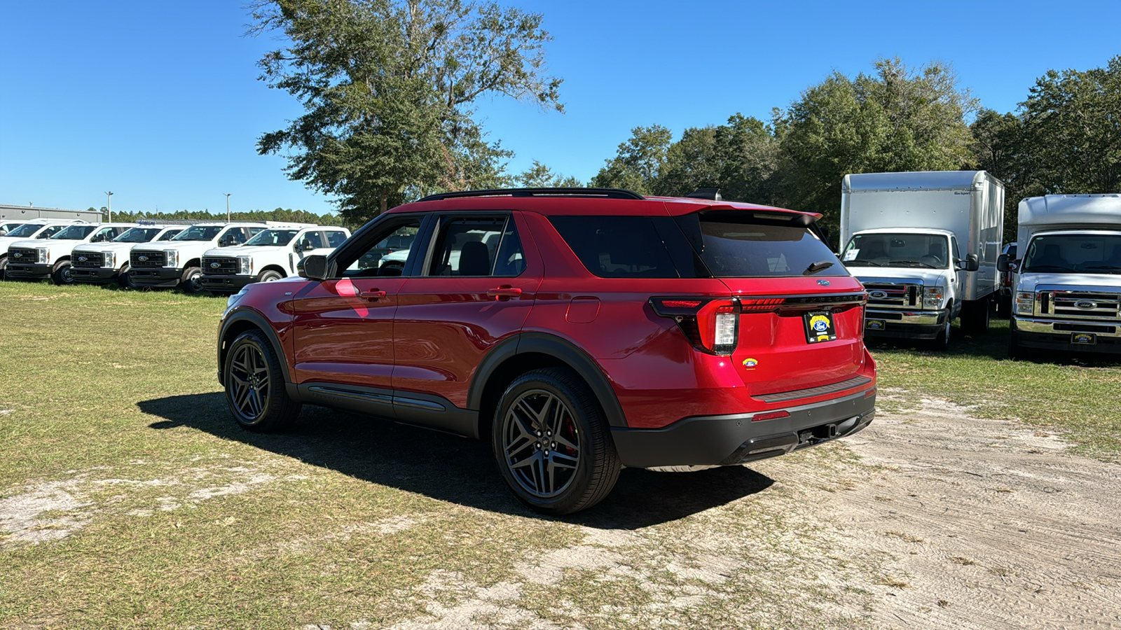 2025 Ford Explorer ST-Line 4