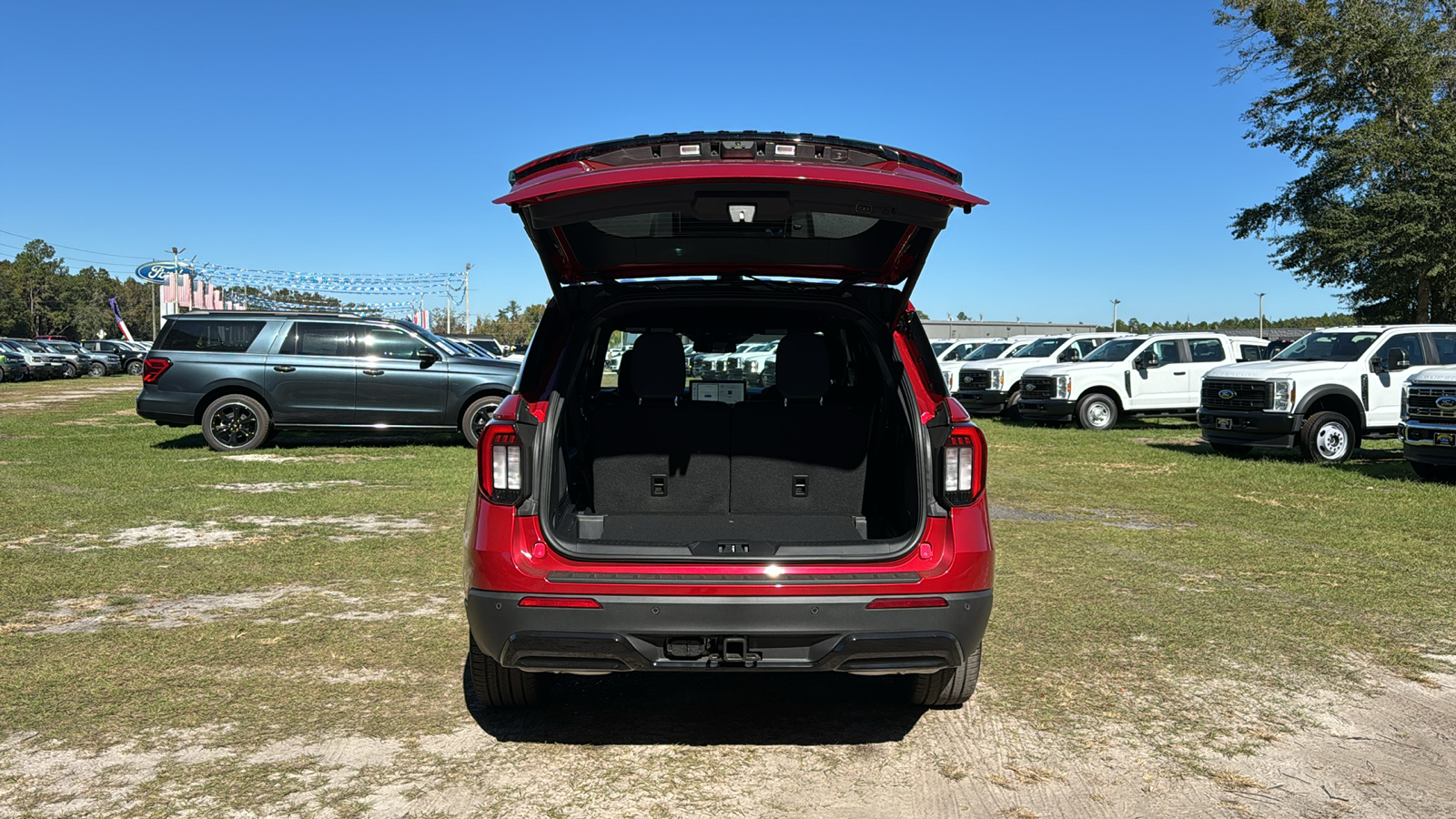 2025 Ford Explorer ST-Line 6