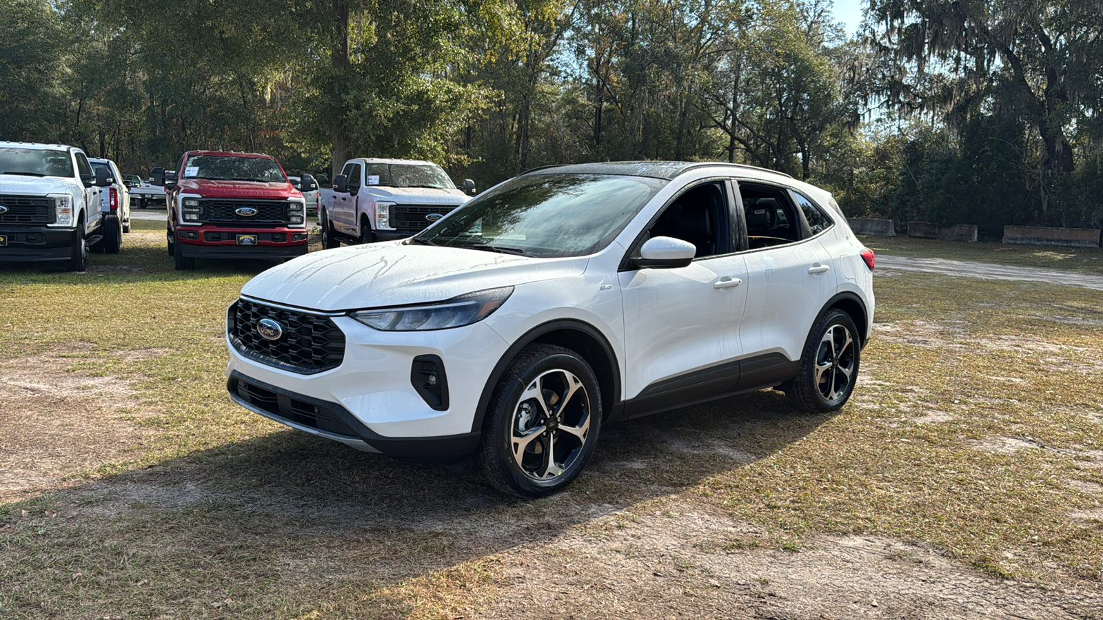 2025 Ford Escape Hybrid ST-Line Select 2