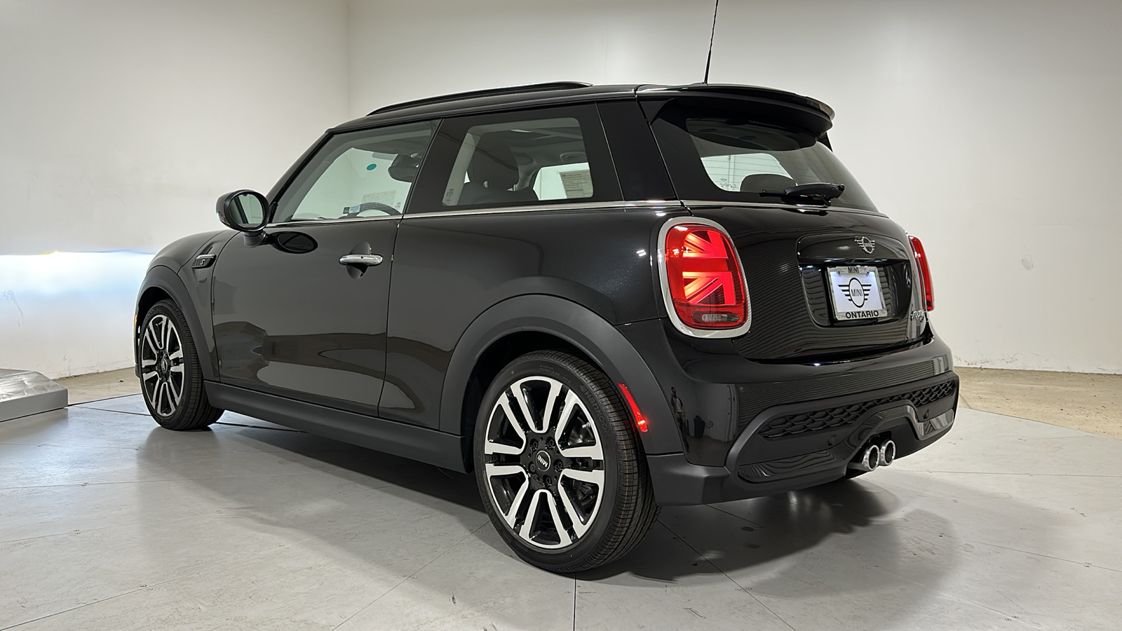 2024 MINI Cooper S Hardtop 2 Door Cooper S FWD 4