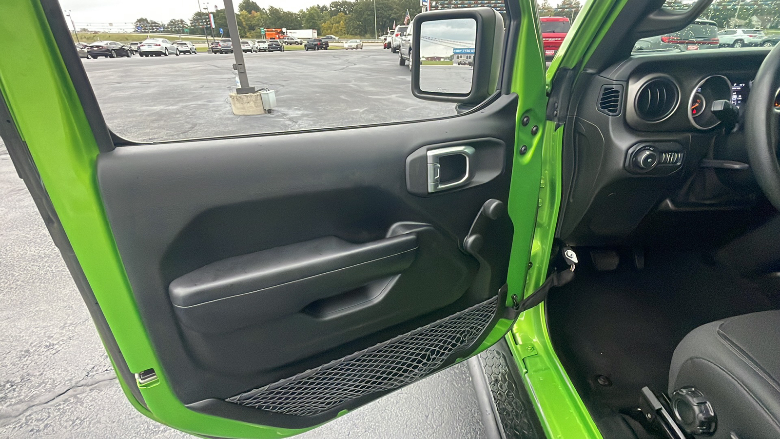 2019 Jeep Wrangler Sport 13