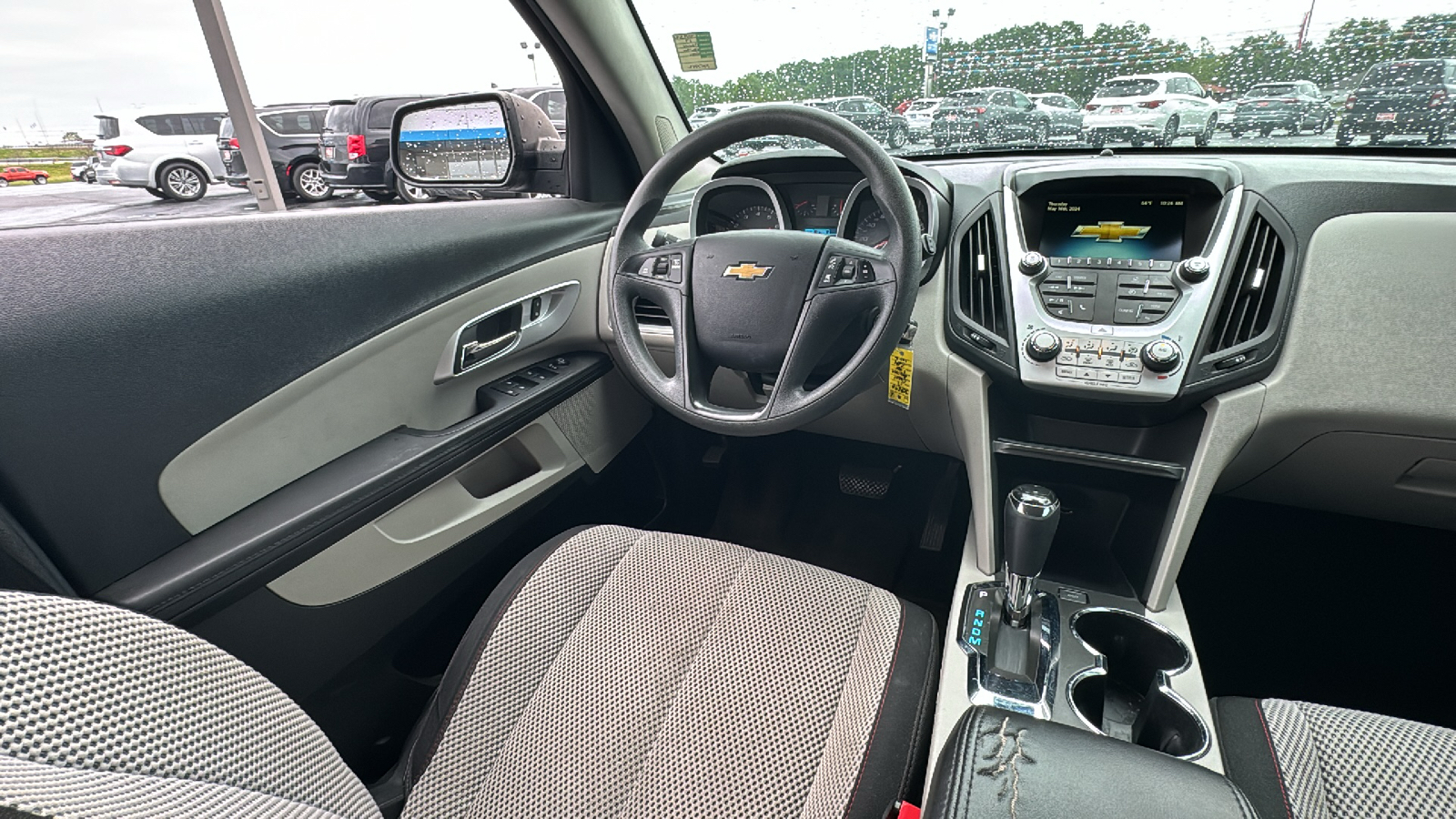 2017 Chevrolet Equinox LS 13
