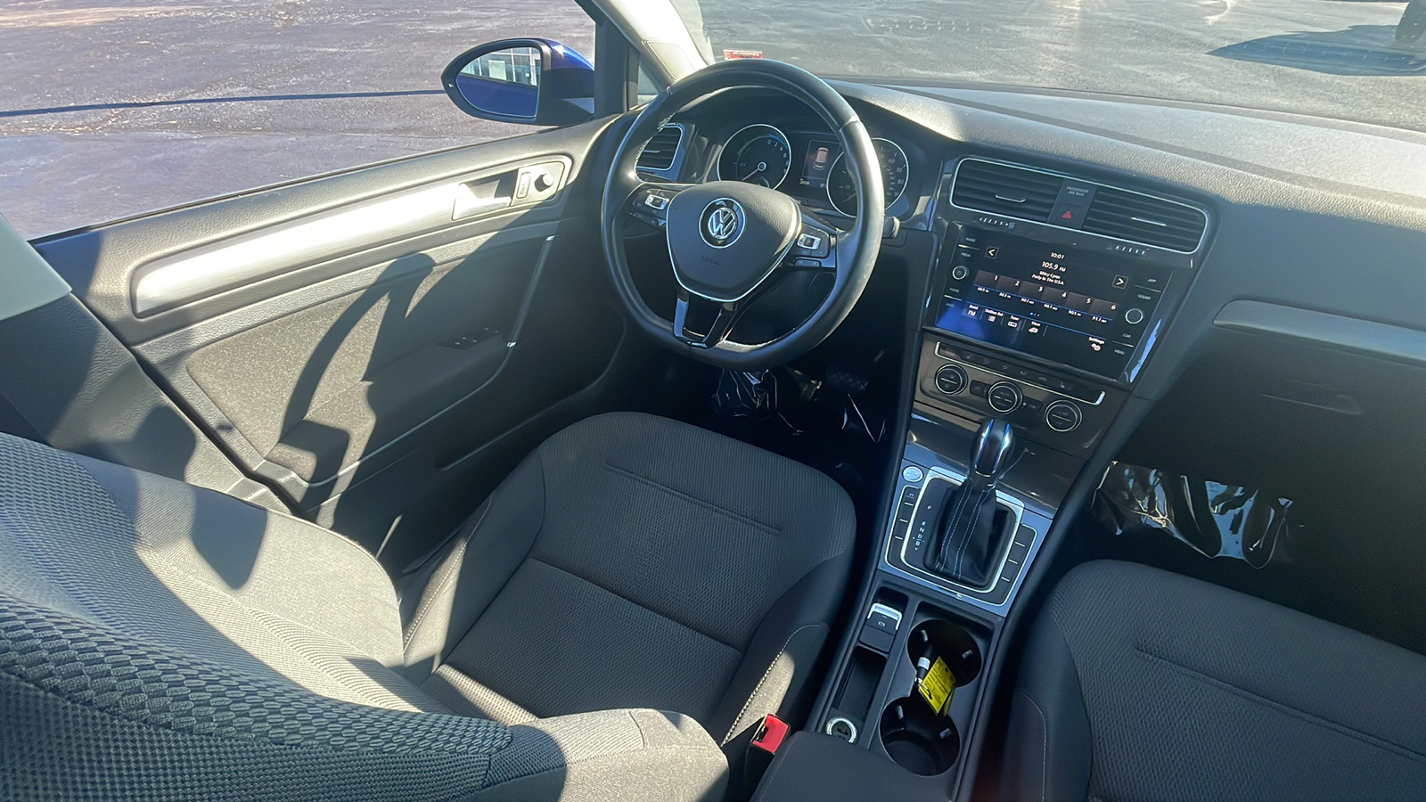 2019 Volkswagen e-Golf SE 12