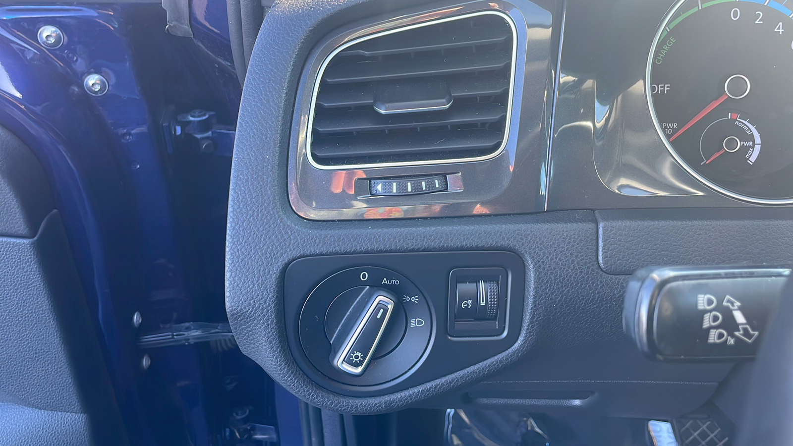 2019 Volkswagen e-Golf SE 16