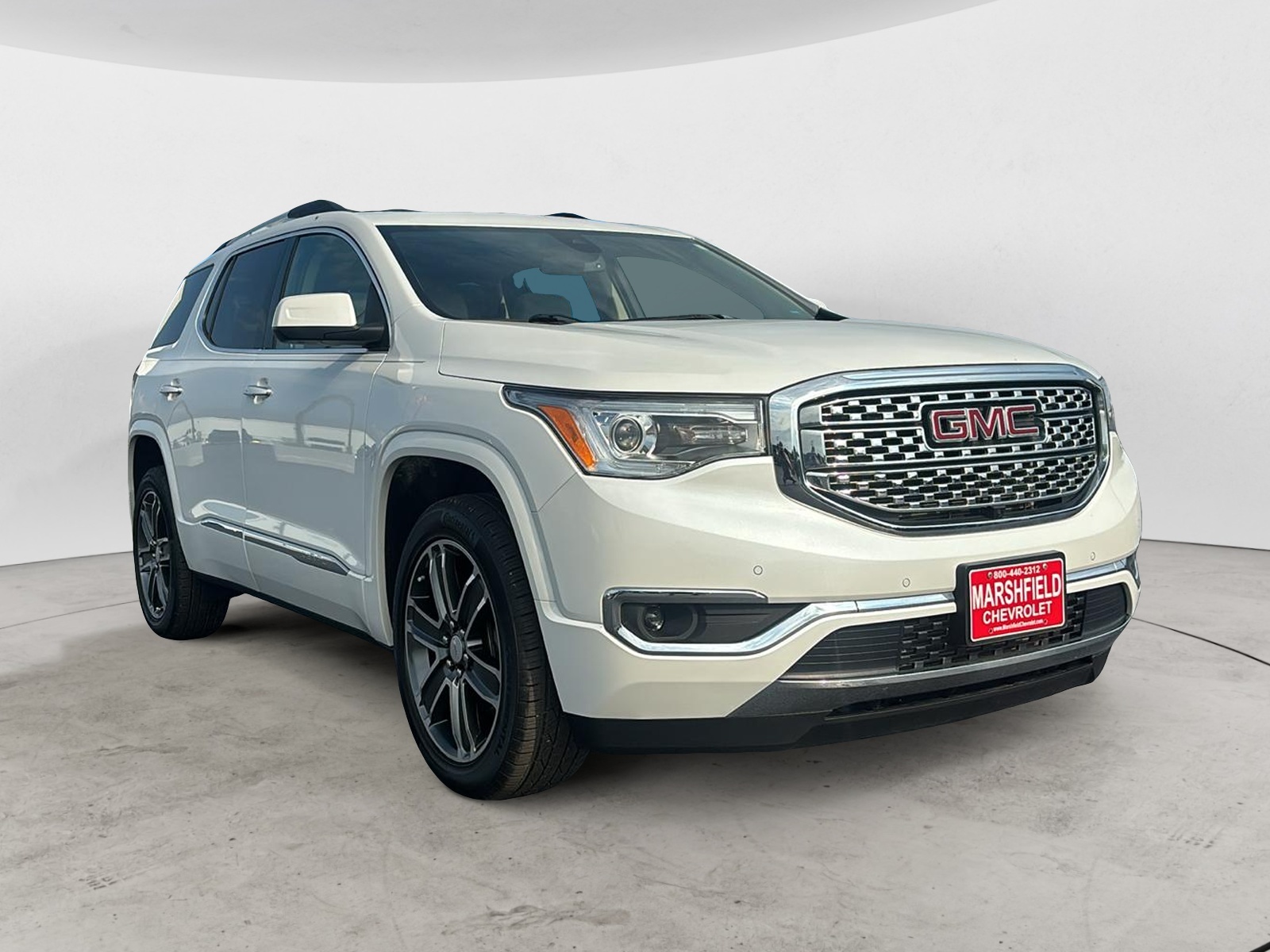 2019 GMC Acadia Denali 1