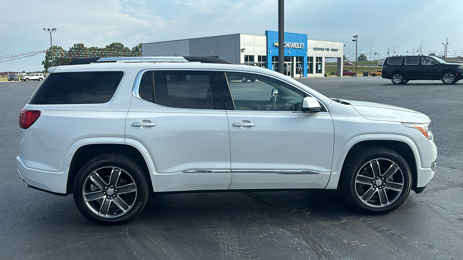 2019 GMC Acadia Denali 8