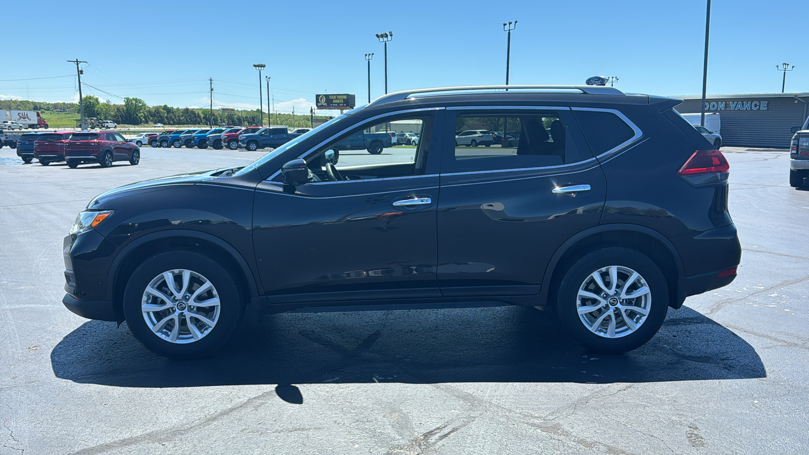 2018 Nissan Rogue SV 4