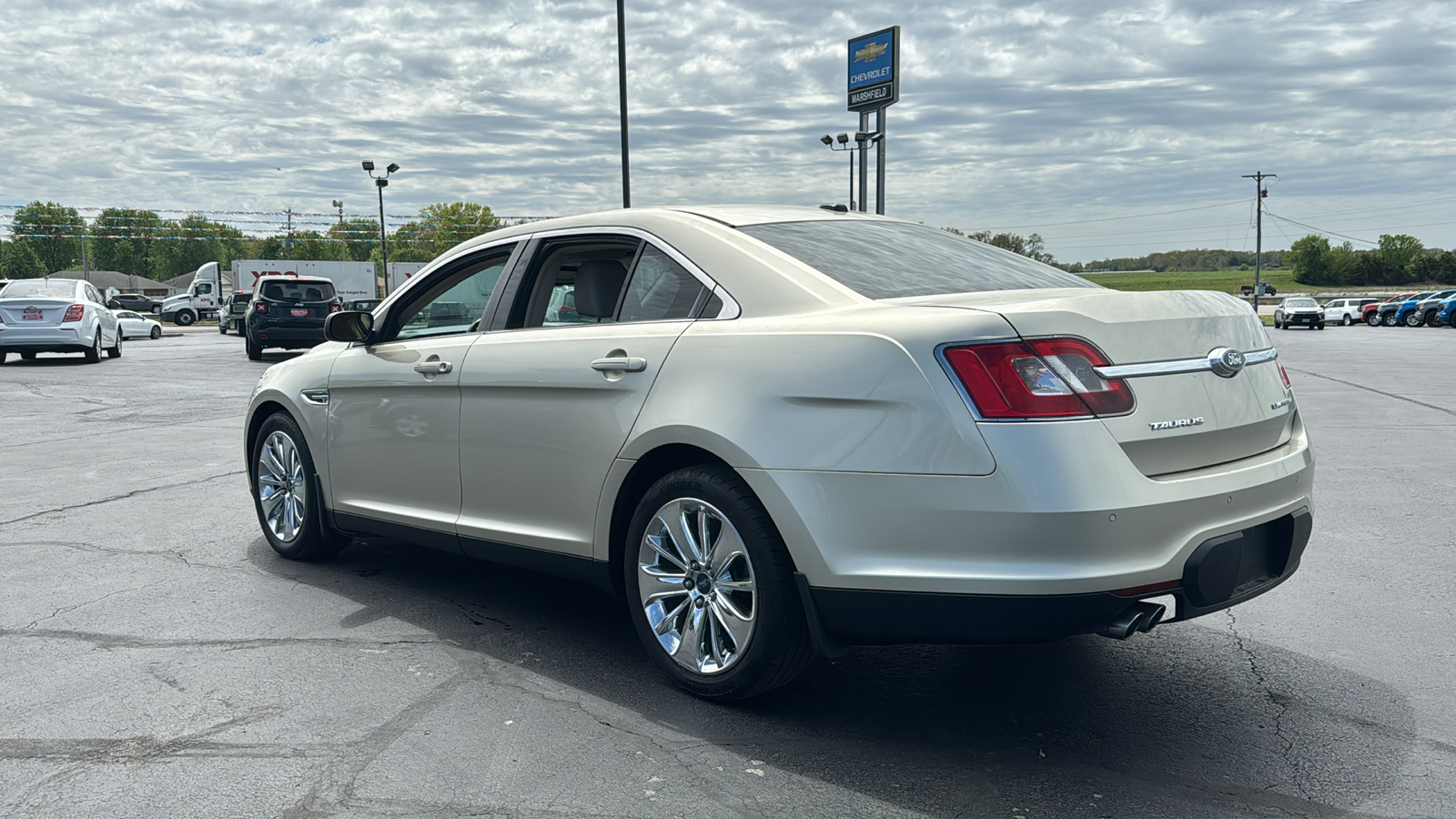 2011 Ford Taurus Limited 5