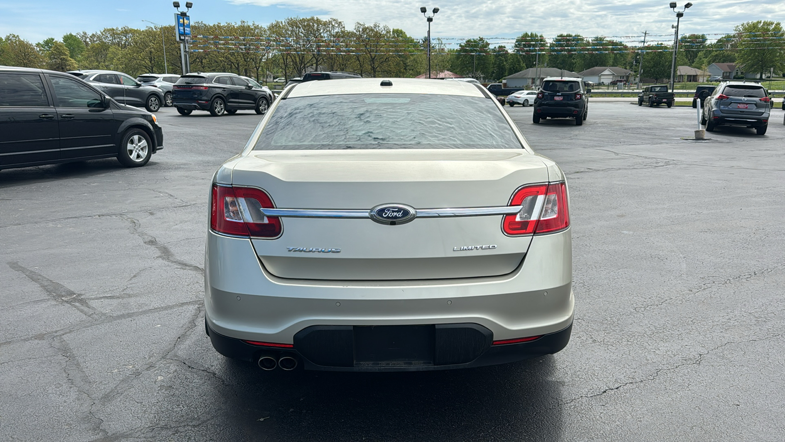 2011 Ford Taurus Limited 7