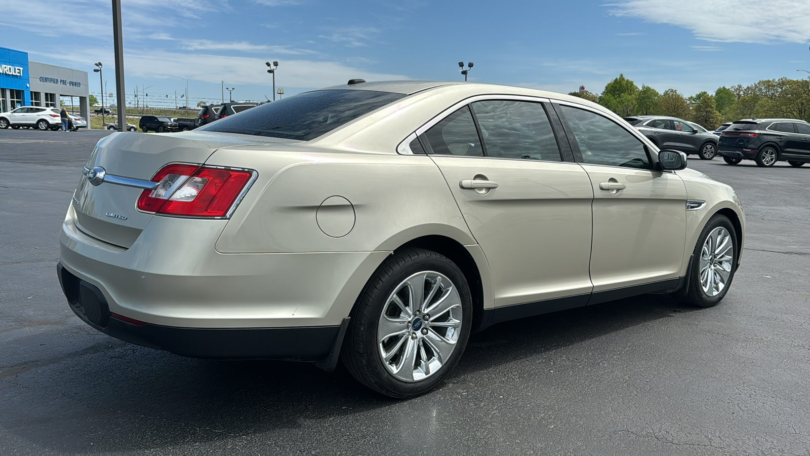 2011 Ford Taurus Limited 8