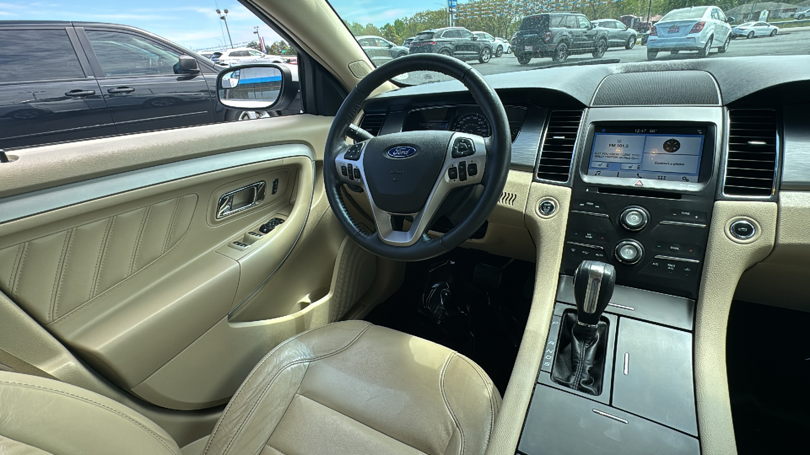 2017 Ford Taurus SEL 12