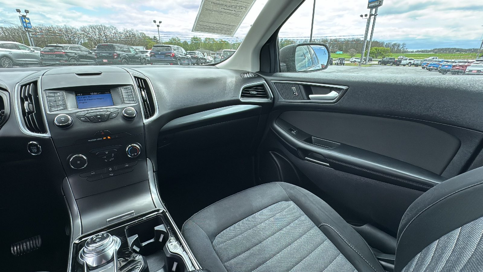 2019 Ford Edge SE 14