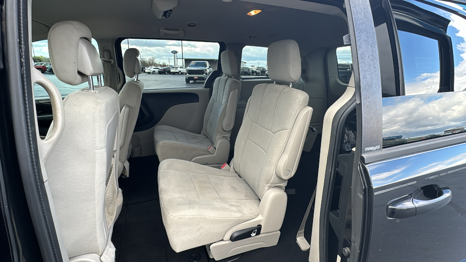 2013 Dodge Grand Caravan SE 11