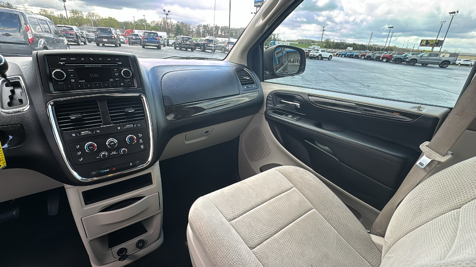 2013 Dodge Grand Caravan SE 14