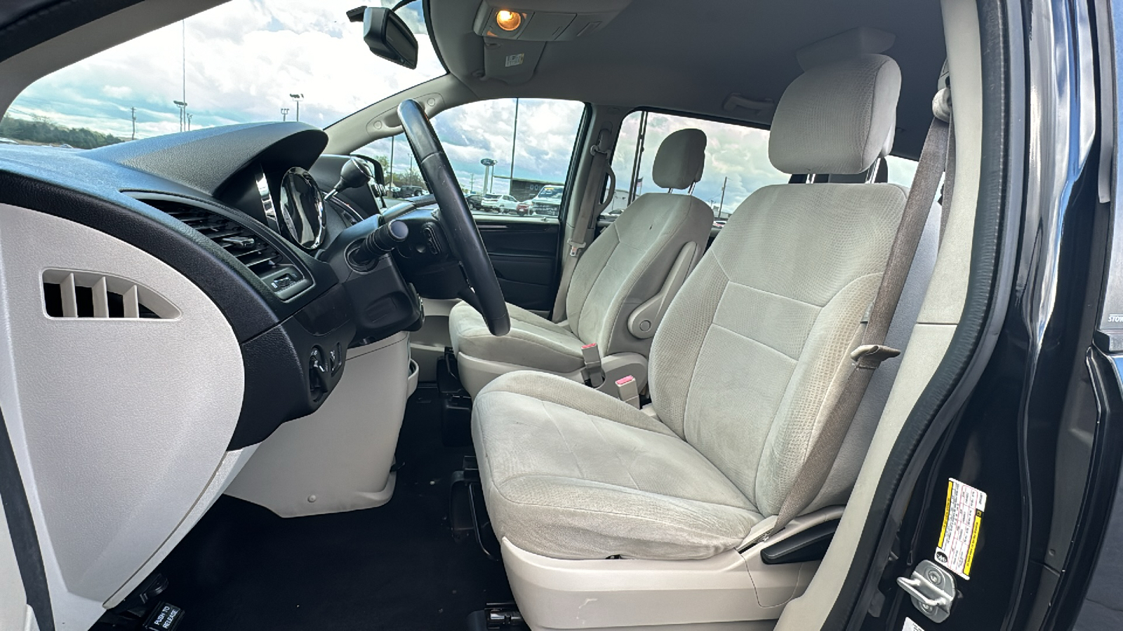 2013 Dodge Grand Caravan SE 24