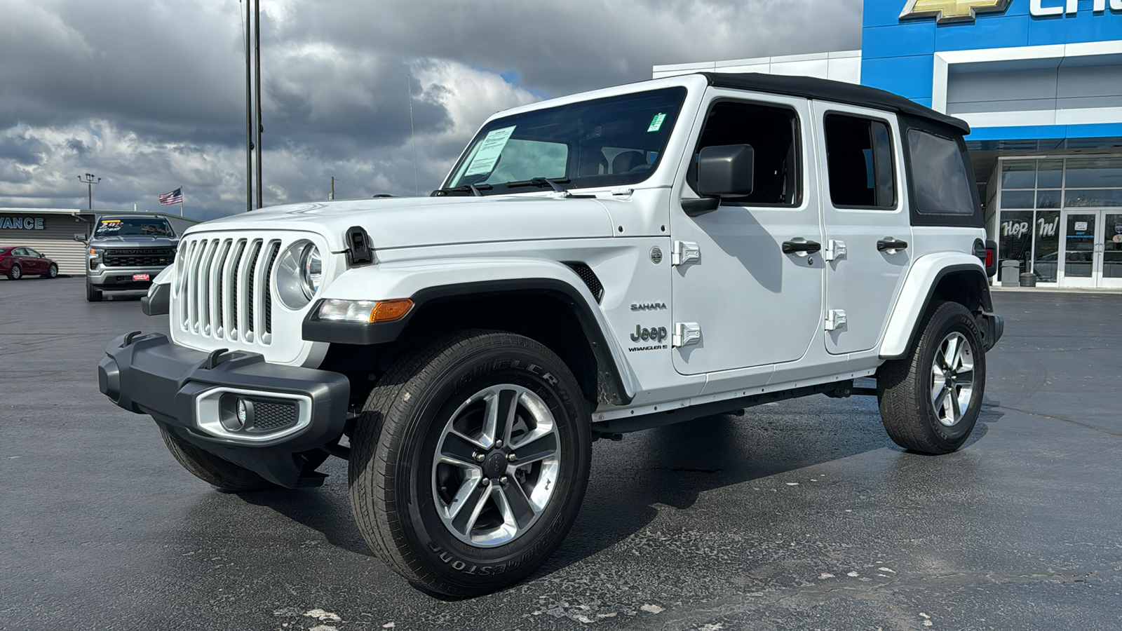 2023 Jeep Wrangler Sahara 3