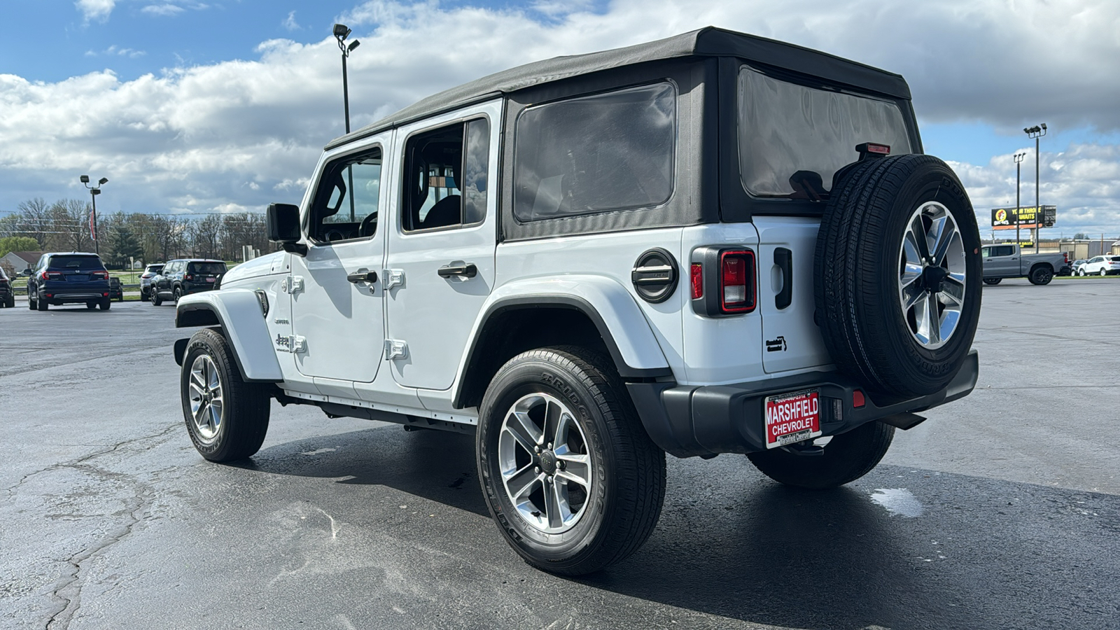 2023 Jeep Wrangler Sahara 5