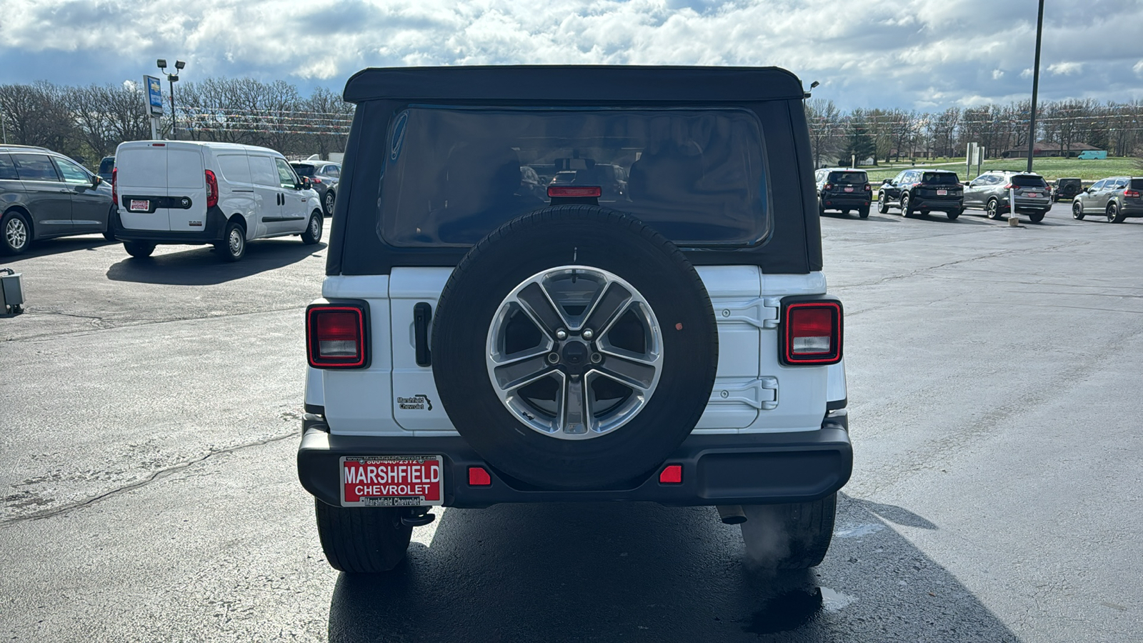 2023 Jeep Wrangler Sahara 7