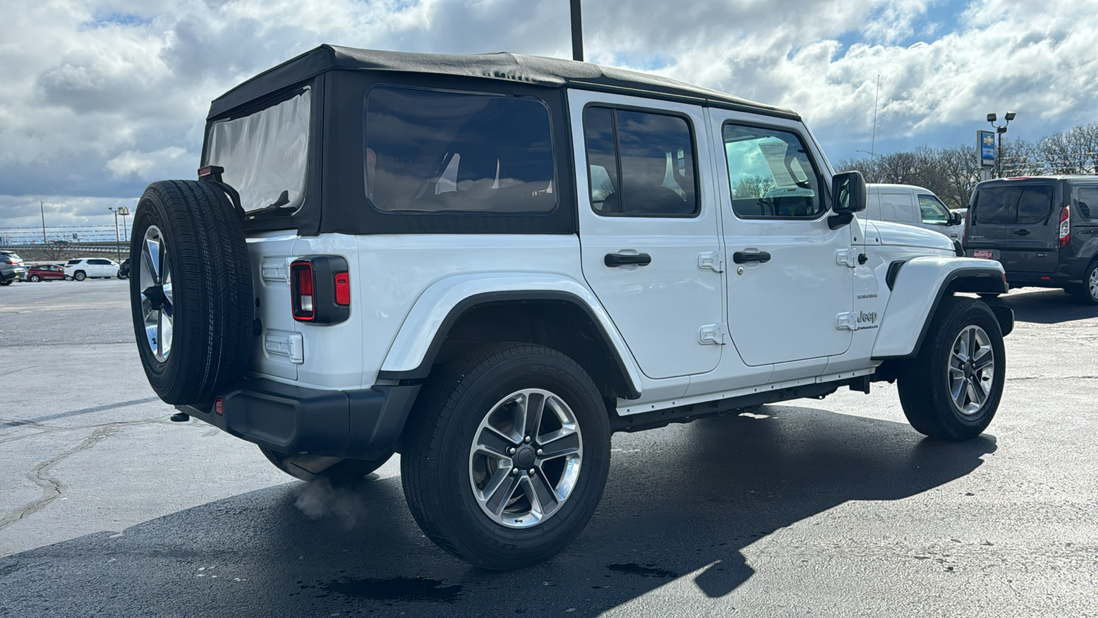 2023 Jeep Wrangler Sahara 9