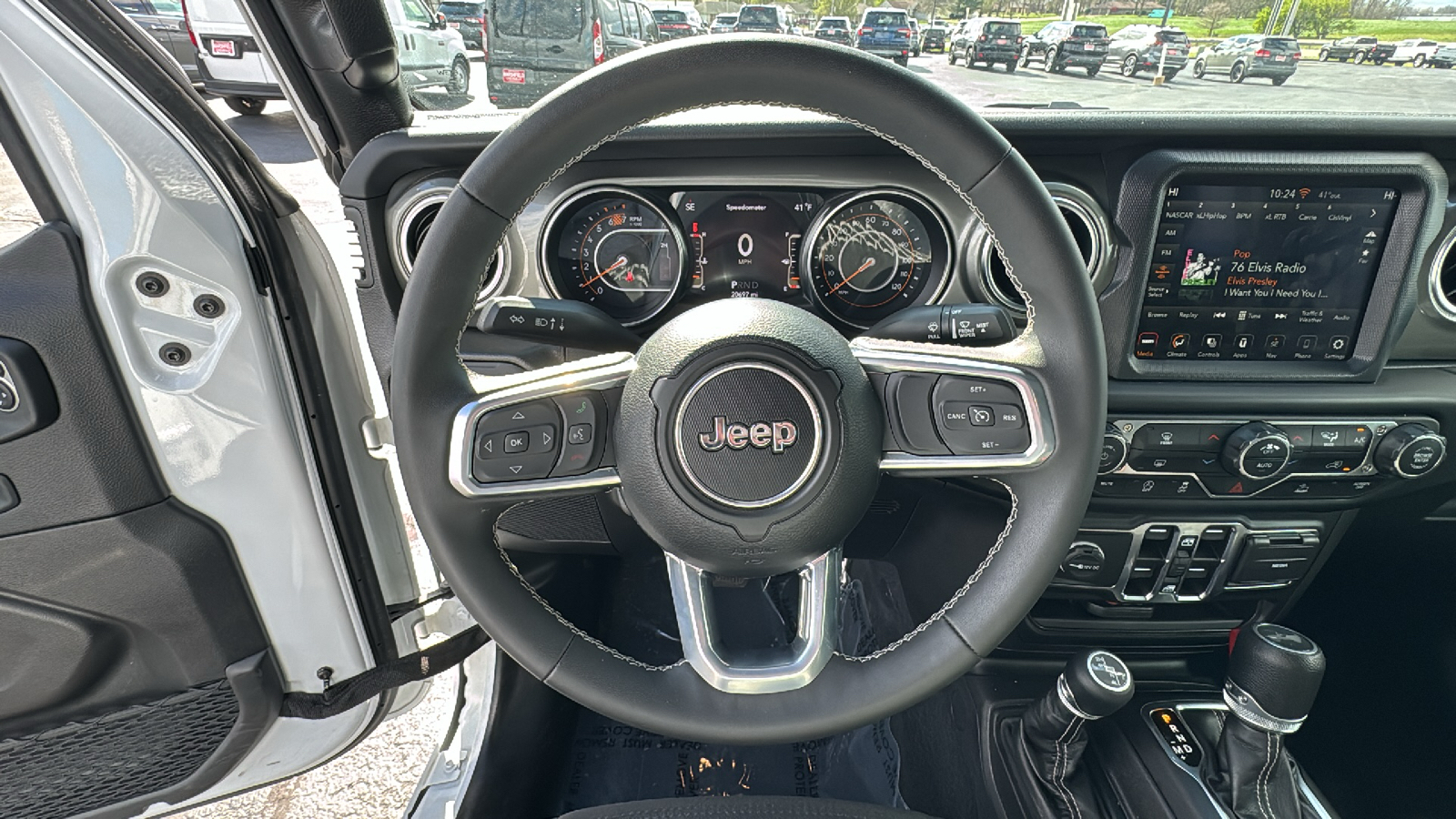 2023 Jeep Wrangler Sahara 21