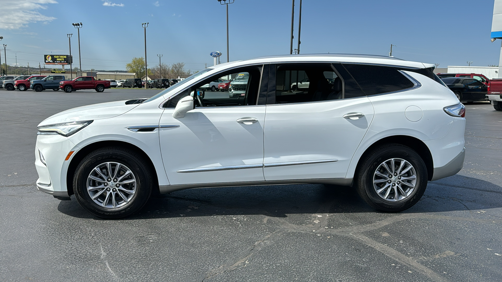 2023 Buick Enclave Essence 4