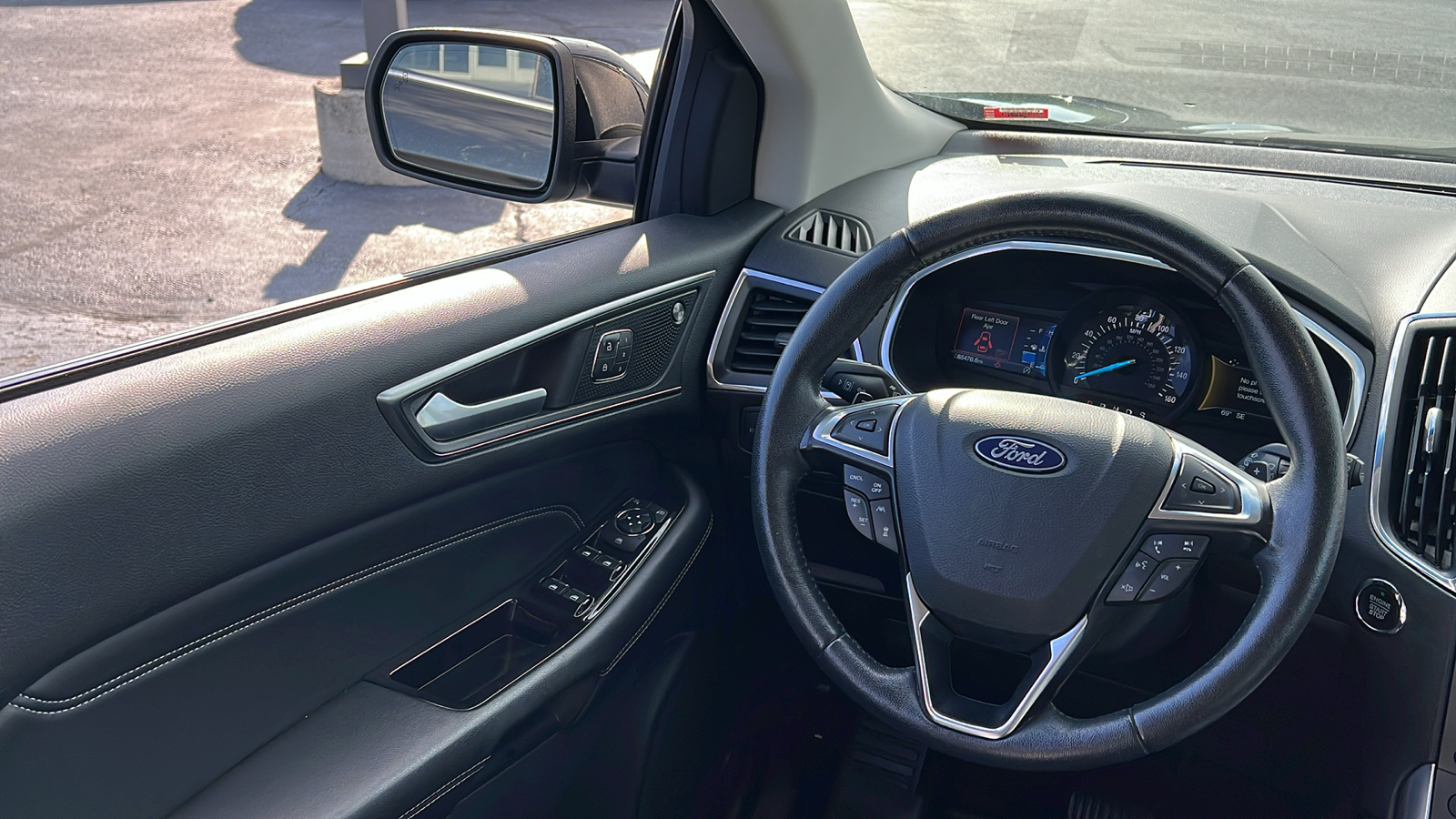 2019 Ford Edge Titanium 16