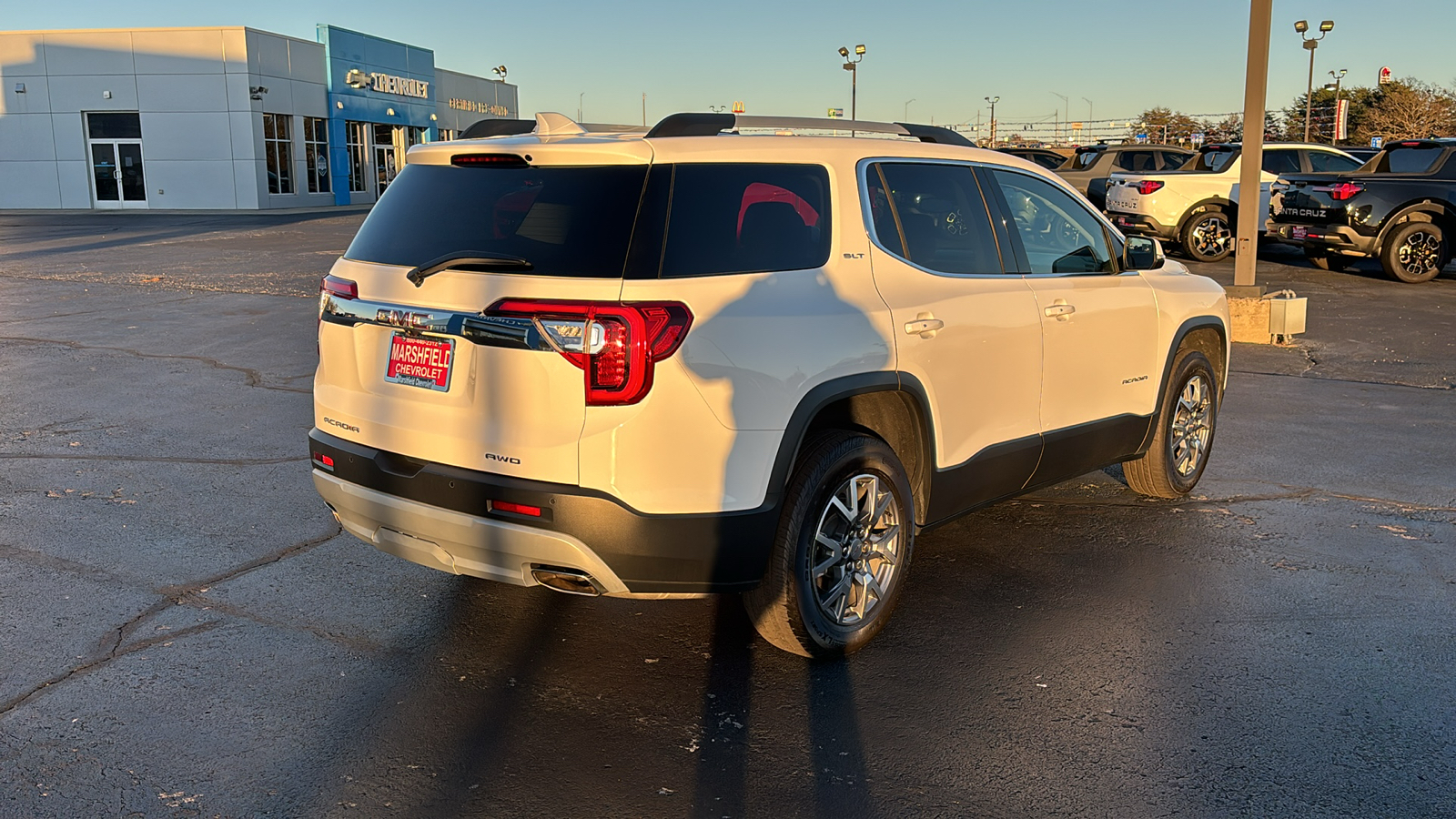 2023 GMC Acadia SLT 7