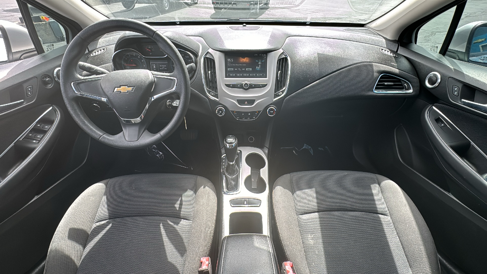 2016 Chevrolet Cruze LS 11