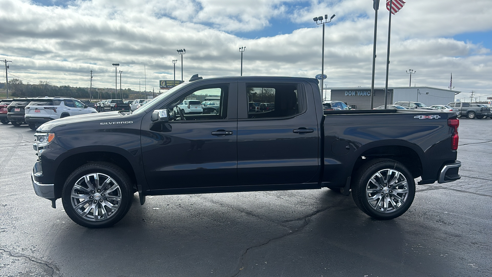 2024 Chevrolet Silverado 1500 LT 4