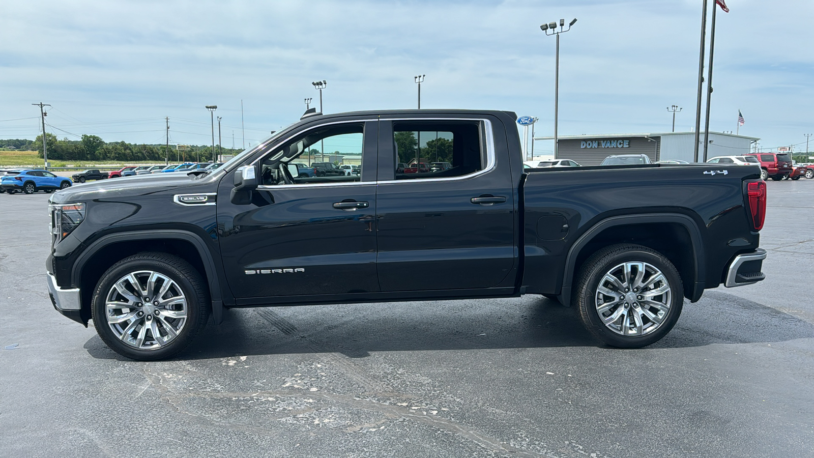 2023 GMC Sierra 1500 SLE 4