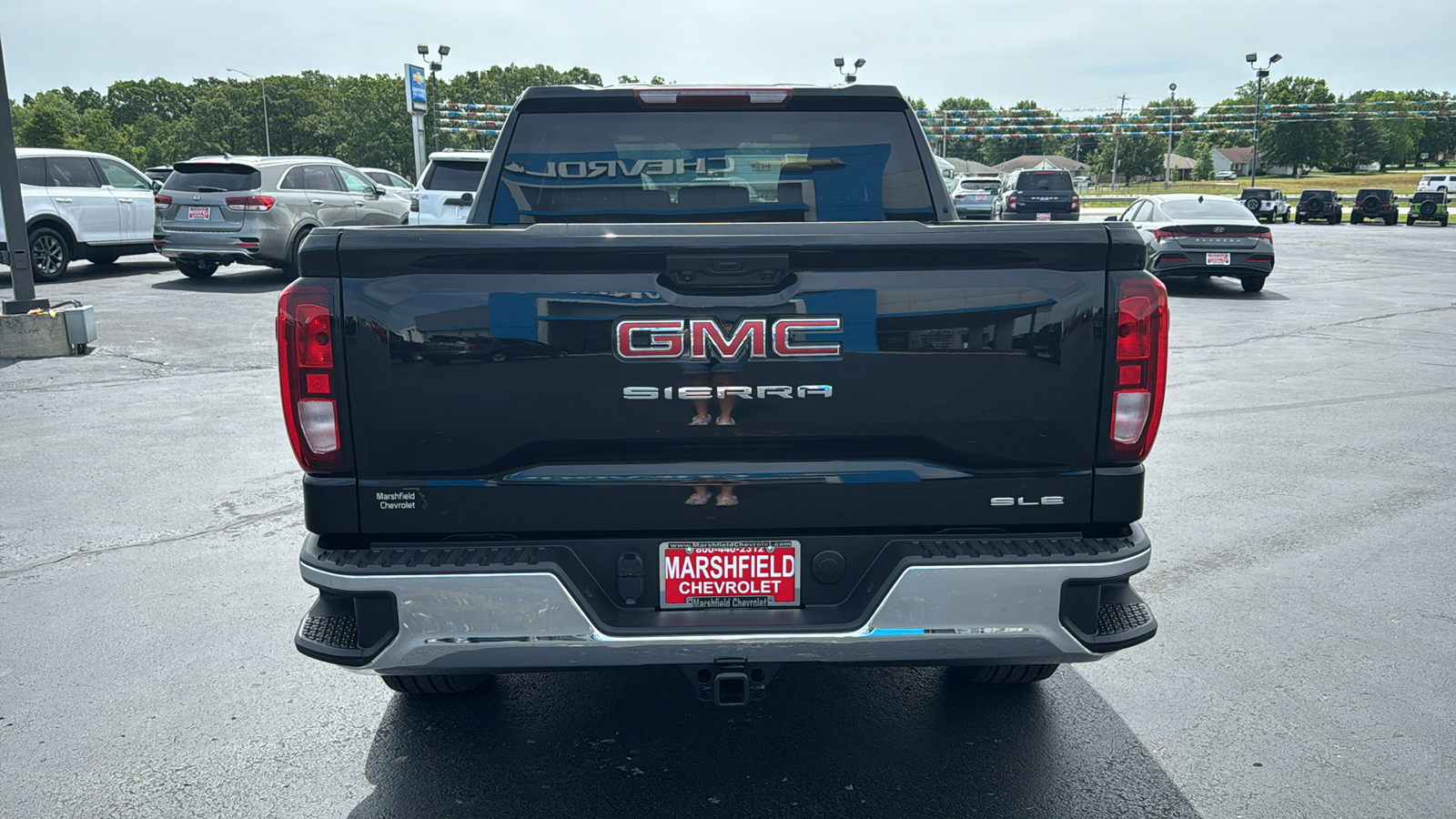 2023 GMC Sierra 1500 SLE 8