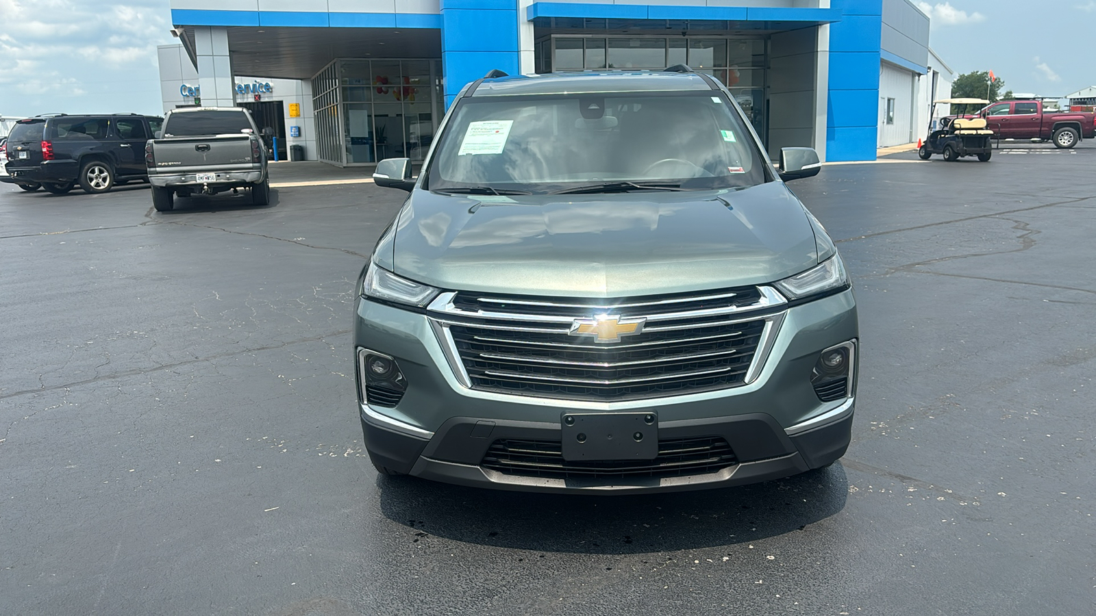 2023 Chevrolet Traverse LT 2