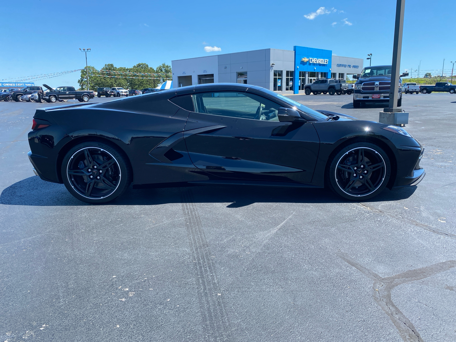 2024 Chevrolet Corvette Stingray 8