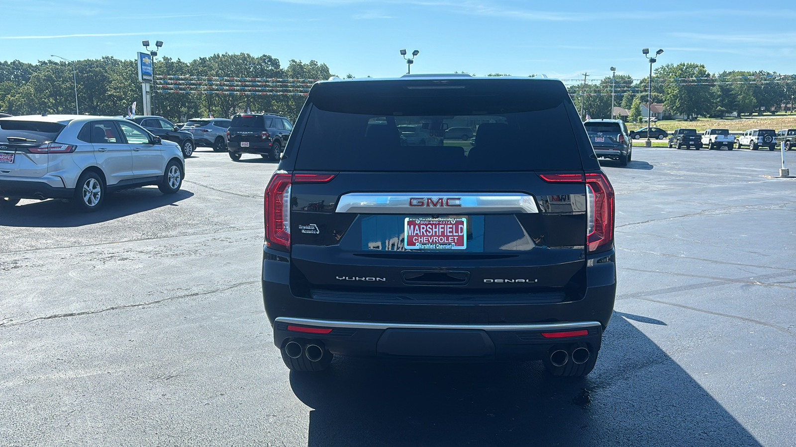 2022 GMC Yukon Denali 6