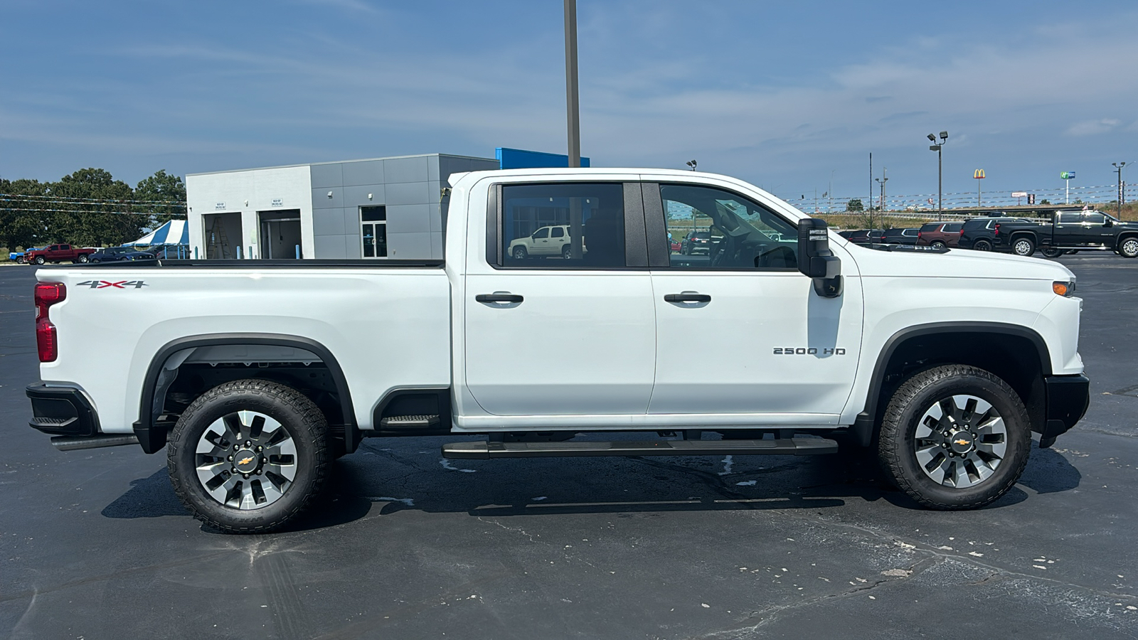 2024 Chevrolet Silverado 2500HD Custom 8