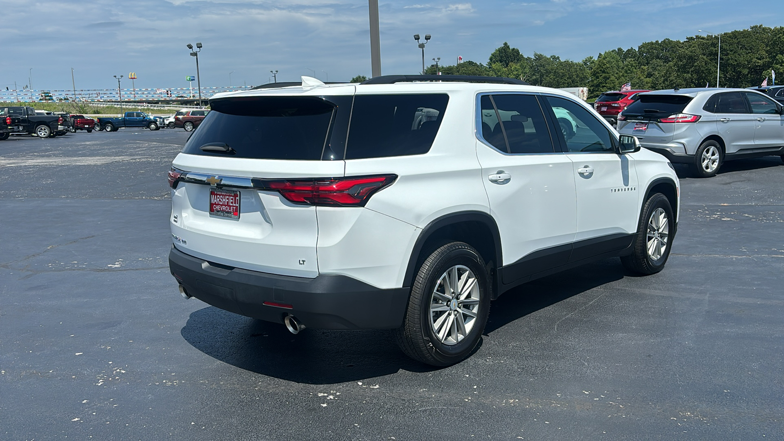 2023 Chevrolet Traverse LT 7