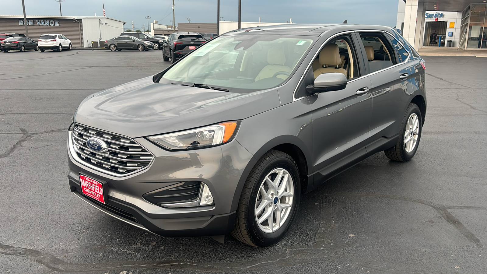 2022 Ford Edge  3