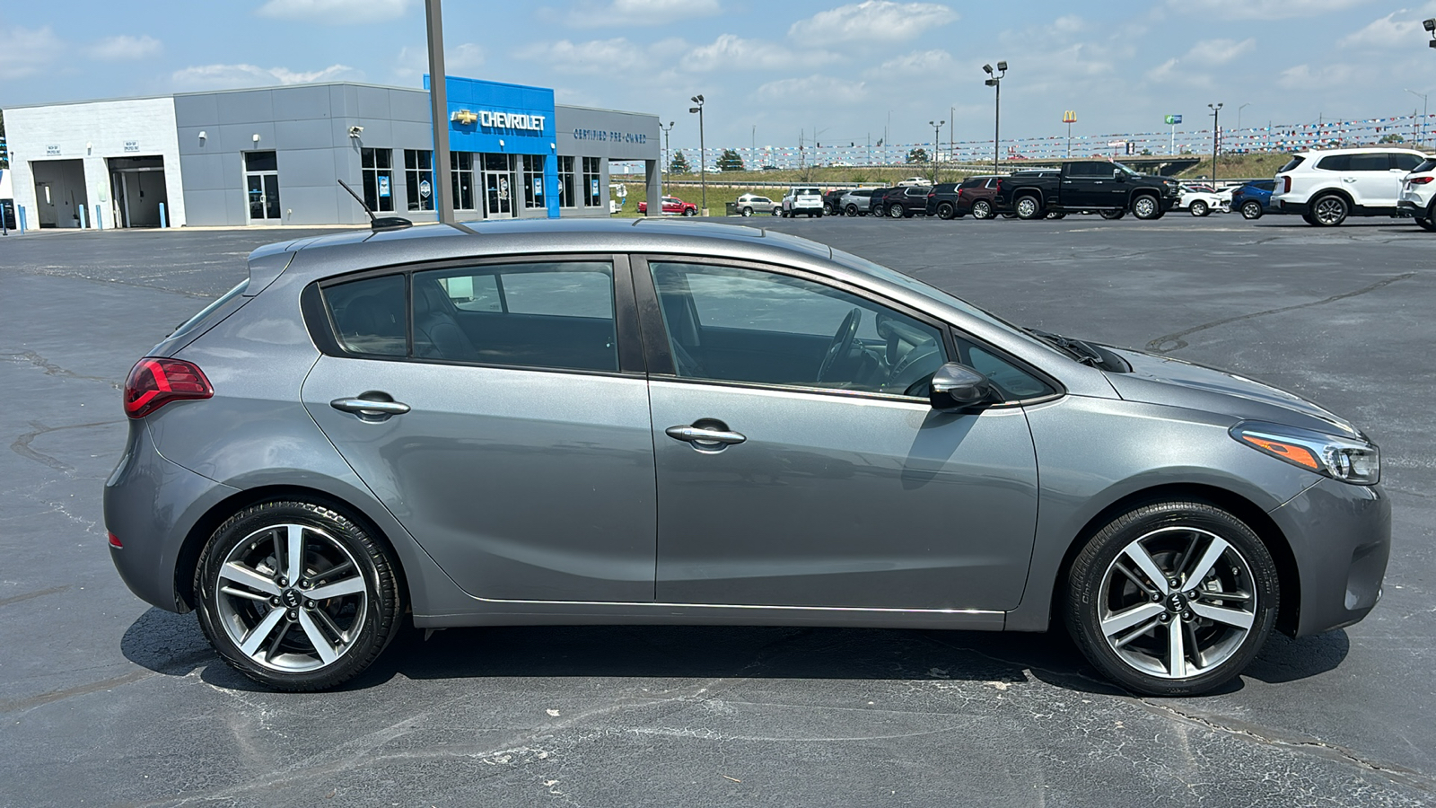 2017 Kia Forte EX 8