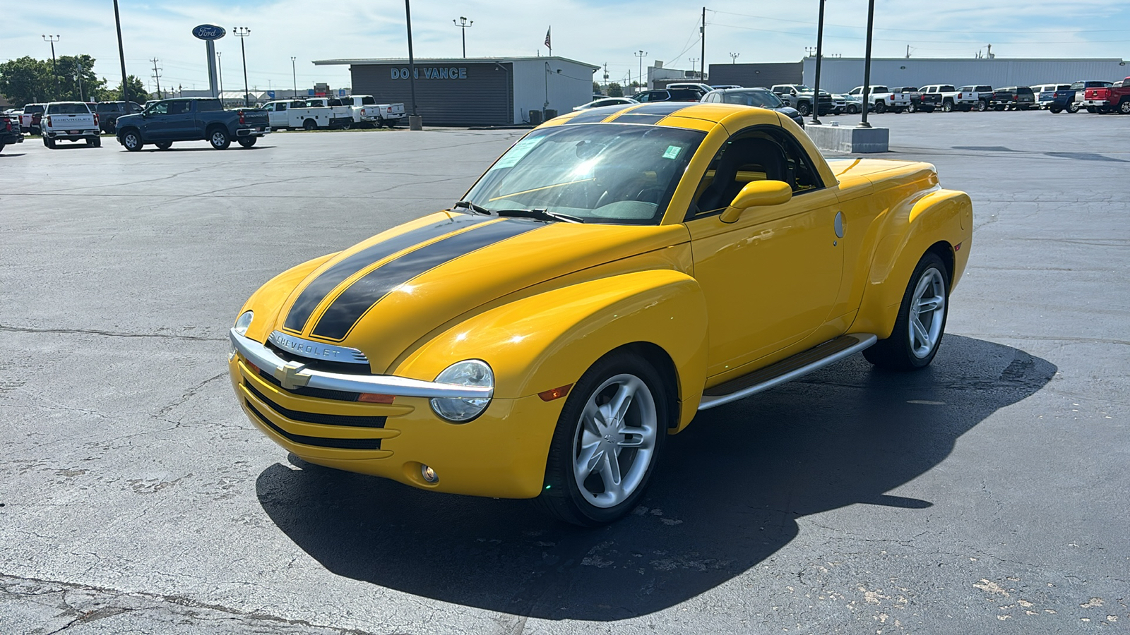 2004 Chevrolet SSR Base 3