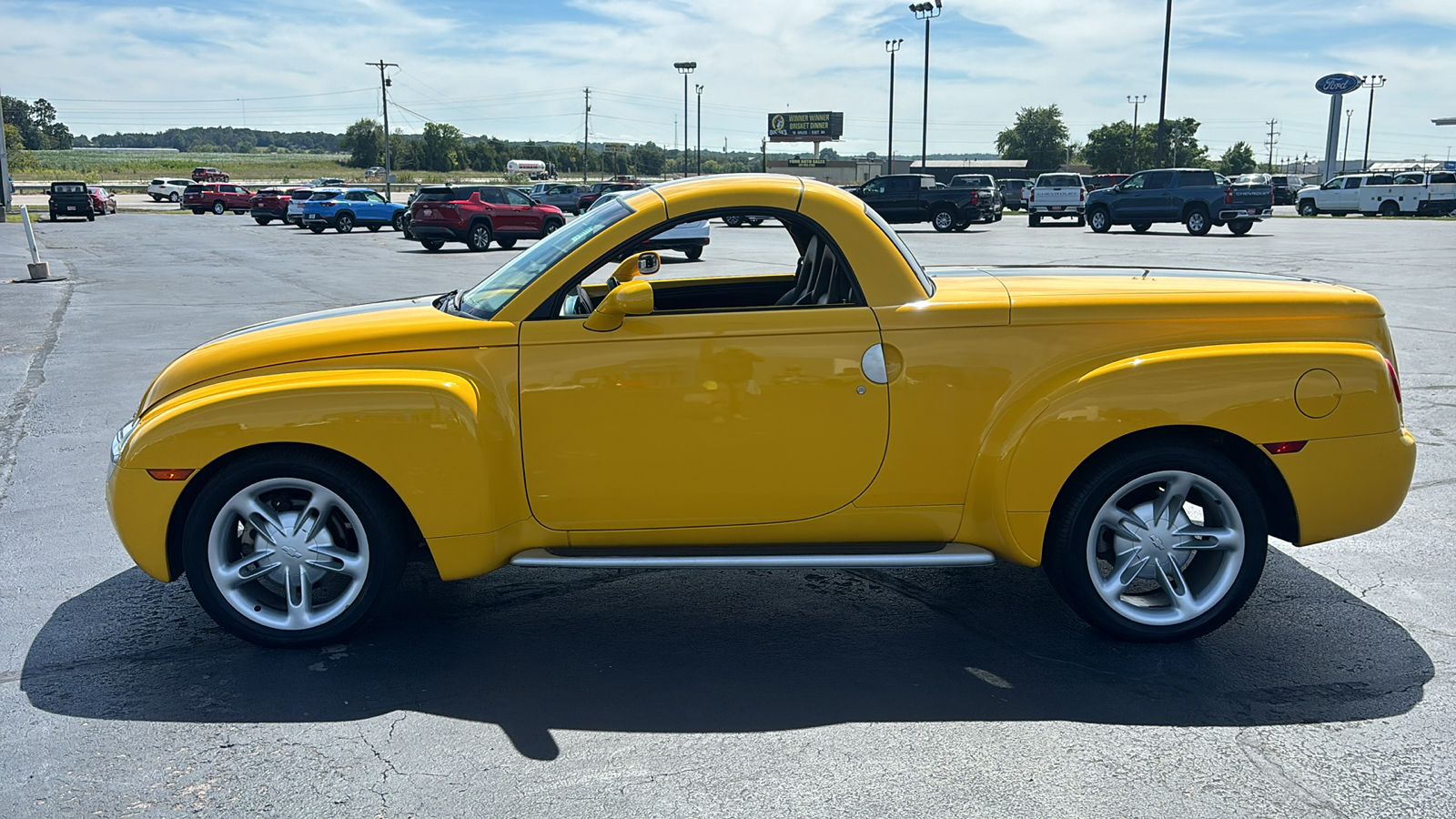 2004 Chevrolet SSR Base 4